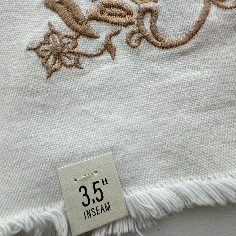 NWT a.n.a Embroidered Denim Shorts Size 18 Ivory Boho Western Floral Festival